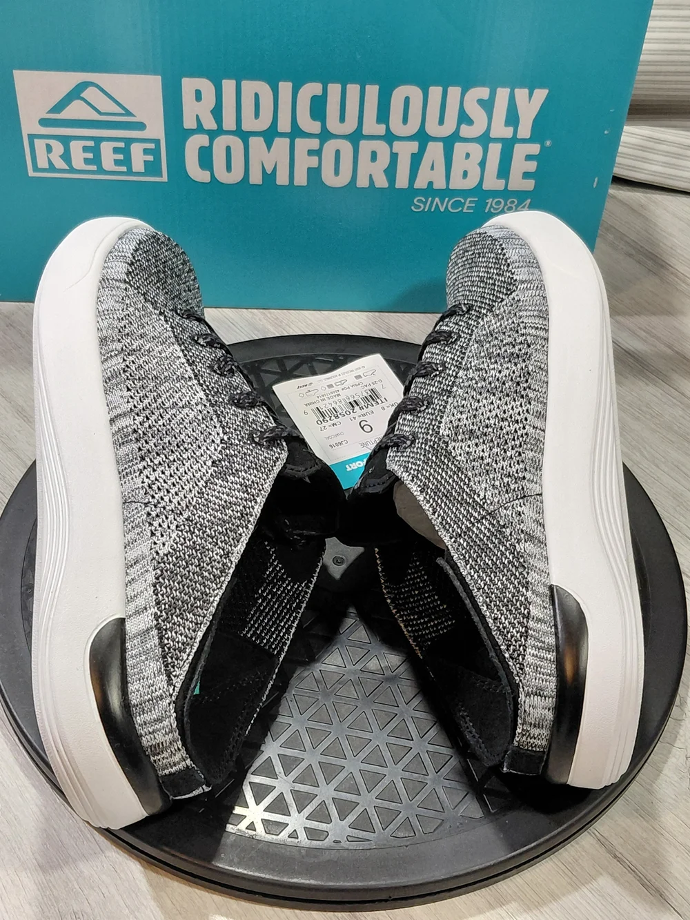 NWT Reef Men Swell Sole Gray Knit Casual Sneakers - Ridiculously Comfortable M9